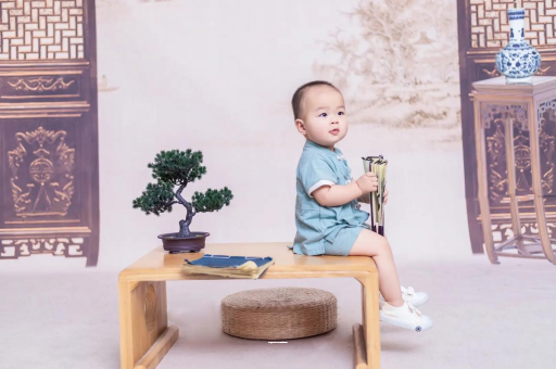 湖州宝宝眼睛肿是什么原因